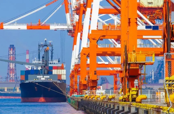 青島海運(yùn)物流公司將繼續(xù)保持創(chuàng)新精神，不斷推動(dòng)航運(yùn)業(yè)發(fā)展