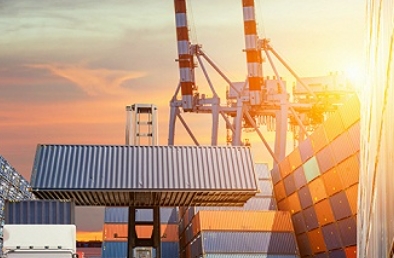 深圳貨運(yùn)公司正以科技為翼，綠色為舵，在物流行業(yè)的藍(lán)海中破浪前行