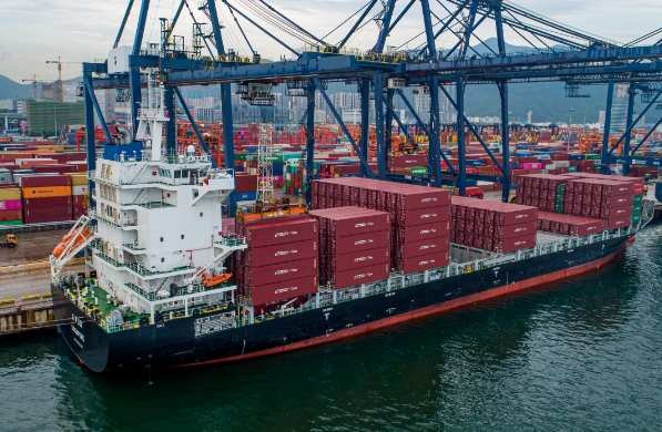 天津國際物流促進(jìn)天津市場的繁榮，為區(qū)域經(jīng)濟(jì)增長注入了新的活力