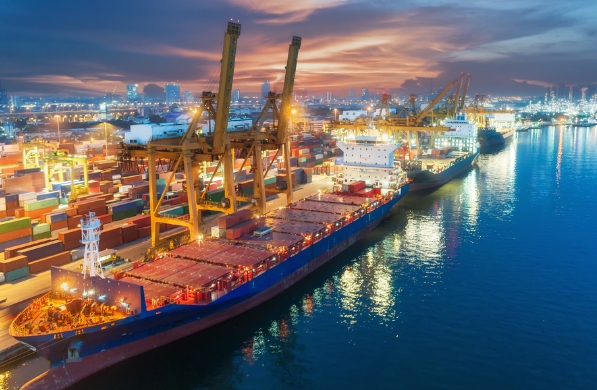 天津貨代如同一座隱形的橋梁，連接著國(guó)內(nèi)外市場(chǎng)的商品流通