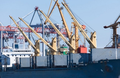 天津貨運代理發(fā)揮其獨特的優(yōu)勢，為全球化的進程做出更大的貢獻