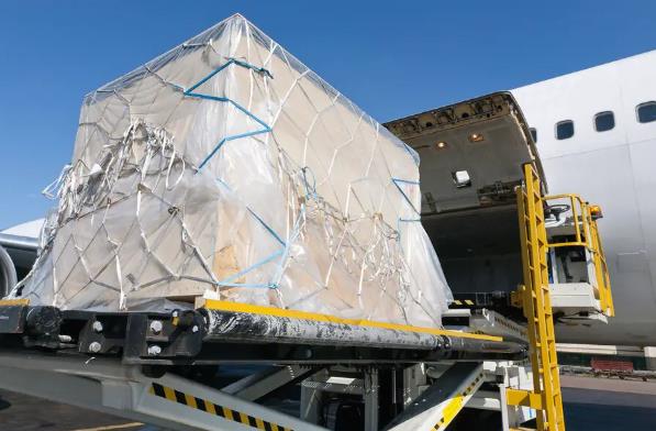 英國貨代在推動國際貿(mào)易和提升物流效率方面的作用有哪些？