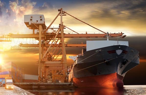 美國作為全球非常大的經(jīng)濟(jì)體之一，其貨代業(yè)為全球貿(mào)易提供關(guān)鍵支持