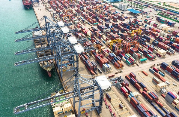 美國海運(yùn)是美國國內(nèi)經(jīng)濟(jì)發(fā)展強(qiáng)大引擎，也是推動國際貿(mào)易的重要力量